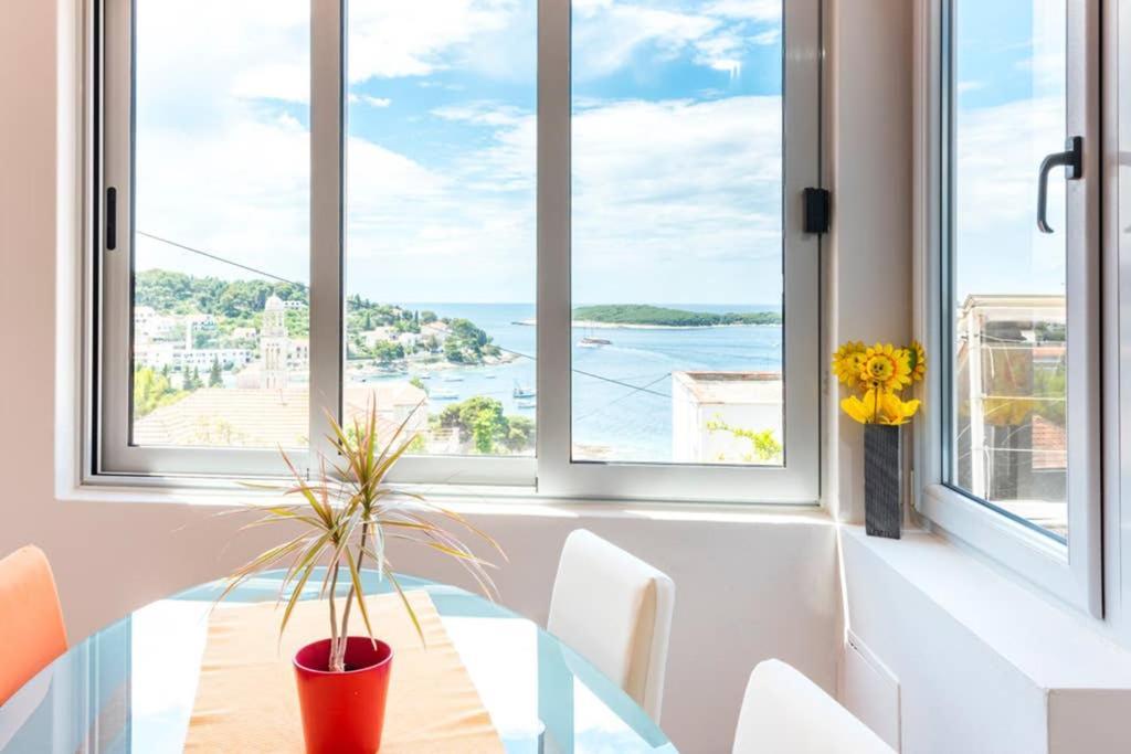 Apartment Jelka- Center Of Hvar Town Extérieur photo